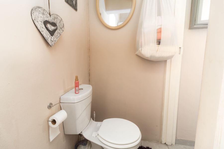 5 Bedroom Property for Sale in La Rochelle Western Cape